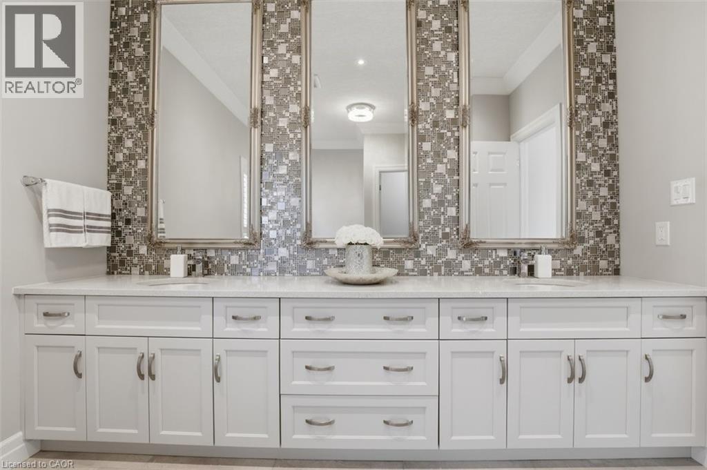 550 BRITTANIA Crescent thumbnail 31