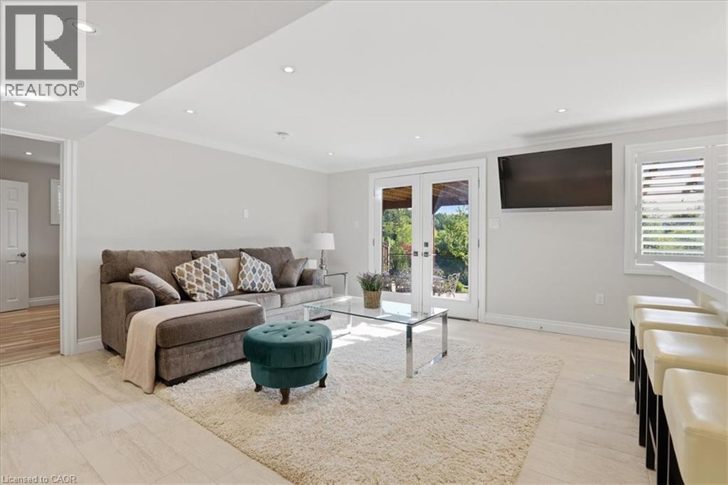 550 BRITTANIA Crescent thumbnail 40