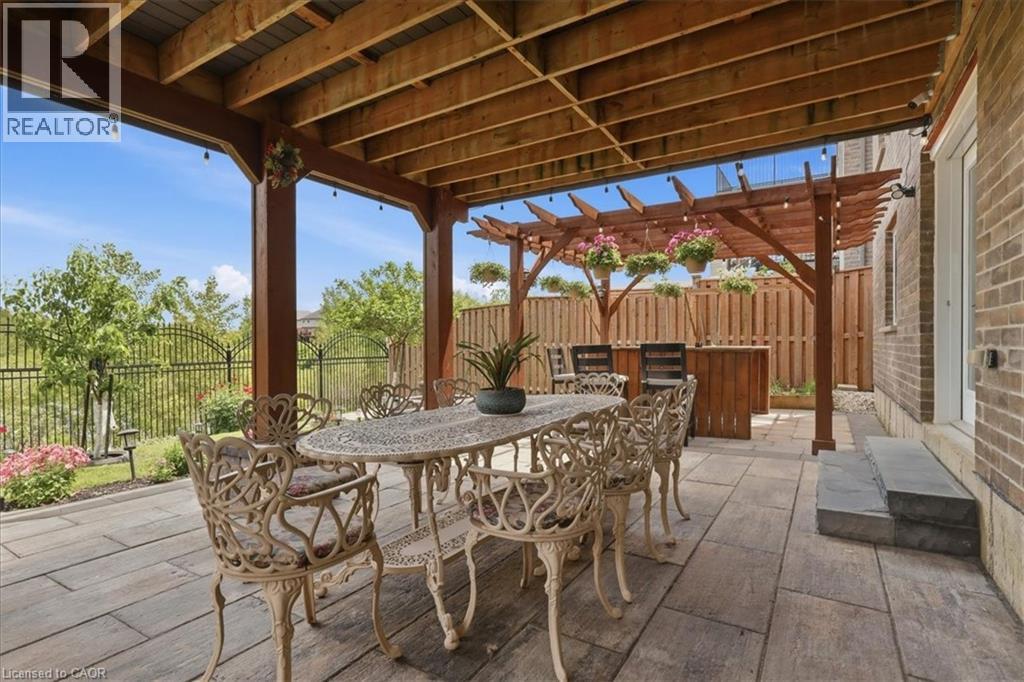 550 BRITTANIA Crescent thumbnail 45