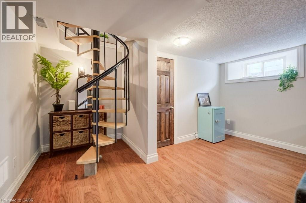 35 SCHWEITZER Street thumbnail 30