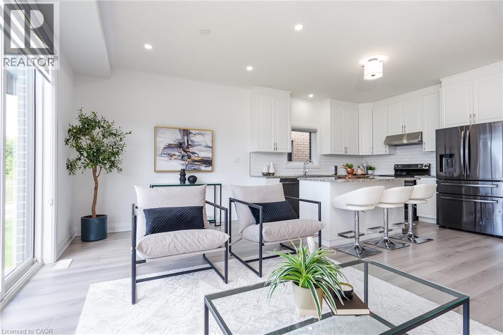 508 NATHALIE Crescent thumbnail 18