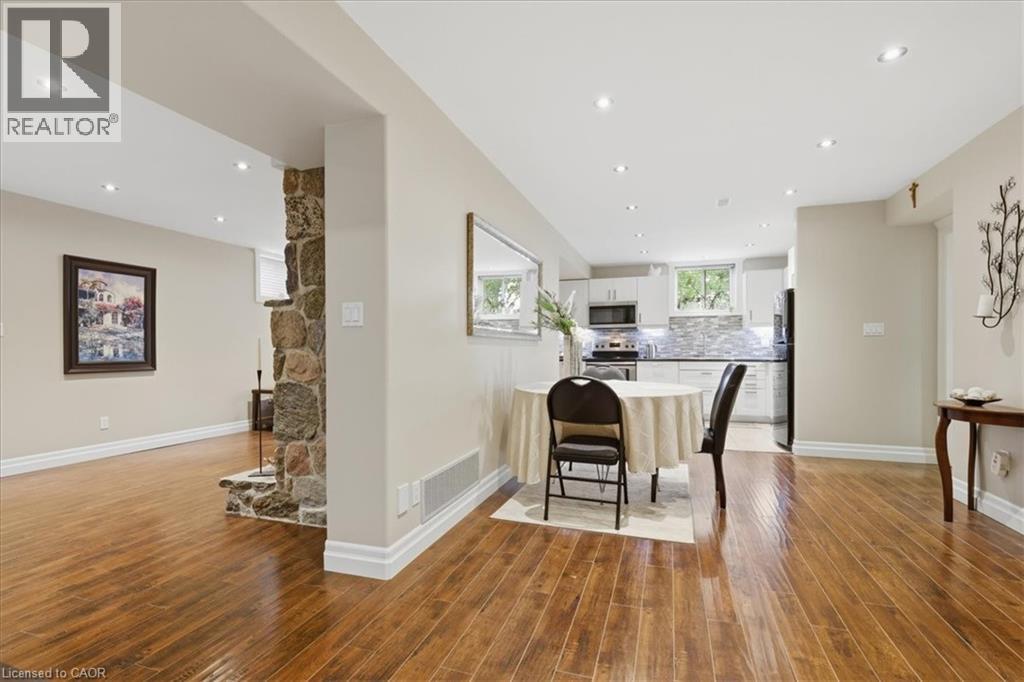 2371 SNYDERS Road E thumbnail 32