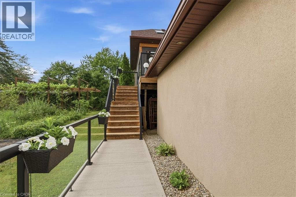 2371 SNYDERS Road E thumbnail 35