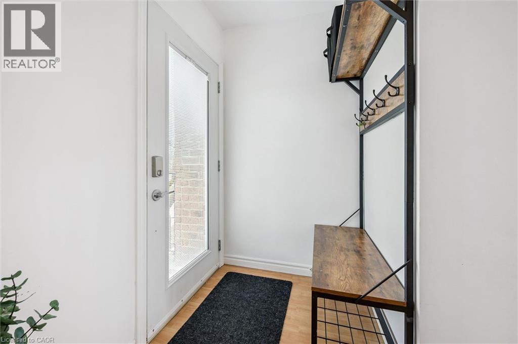 423 CADBURY Court Unit# A thumbnail 5