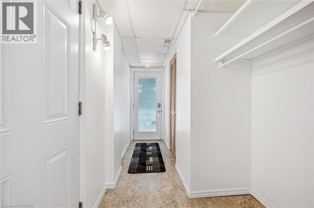 423 CADBURY Court Unit# A thumbnail 32