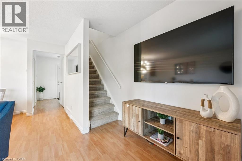 423 CADBURY Court Unit# A thumbnail 20