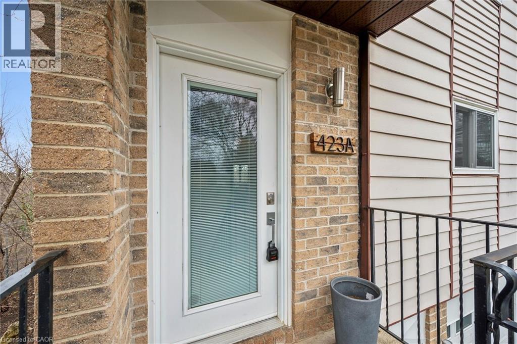 423 CADBURY Court Unit# A thumbnail 4