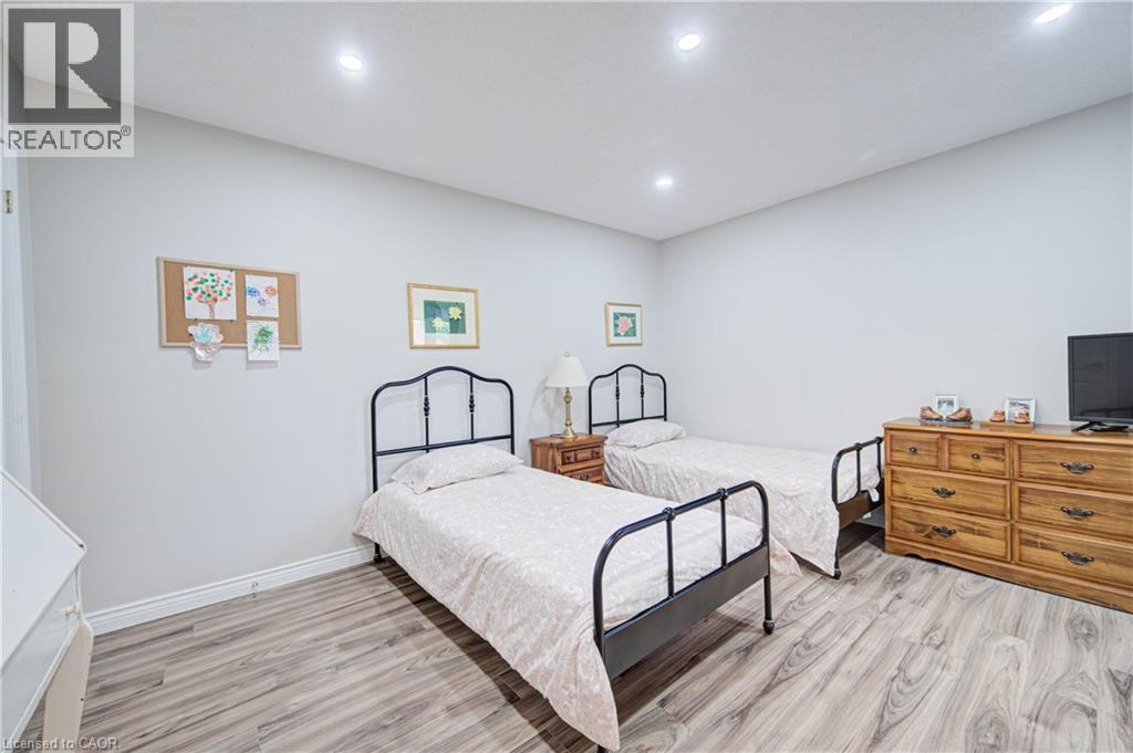 71 BEASLEY Crescent Unit# 1 thumbnail 10