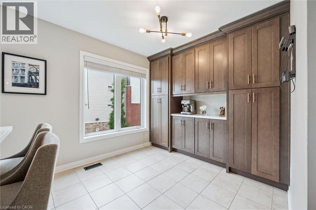 395 LINDEN Drive Unit# 2 thumbnail 11