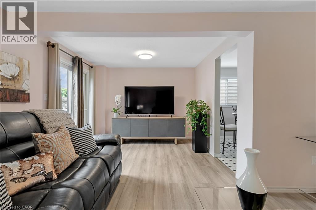 351 N NORTHVIEW HEIGHTS Place thumbnail 6