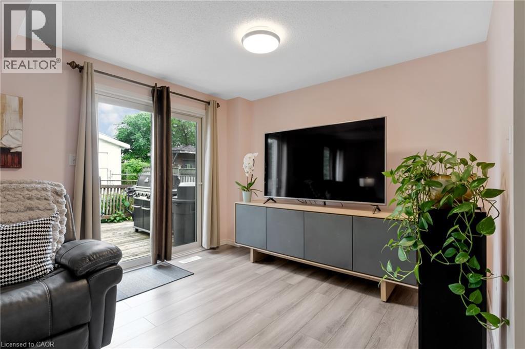 351 N NORTHVIEW HEIGHTS Place thumbnail 8