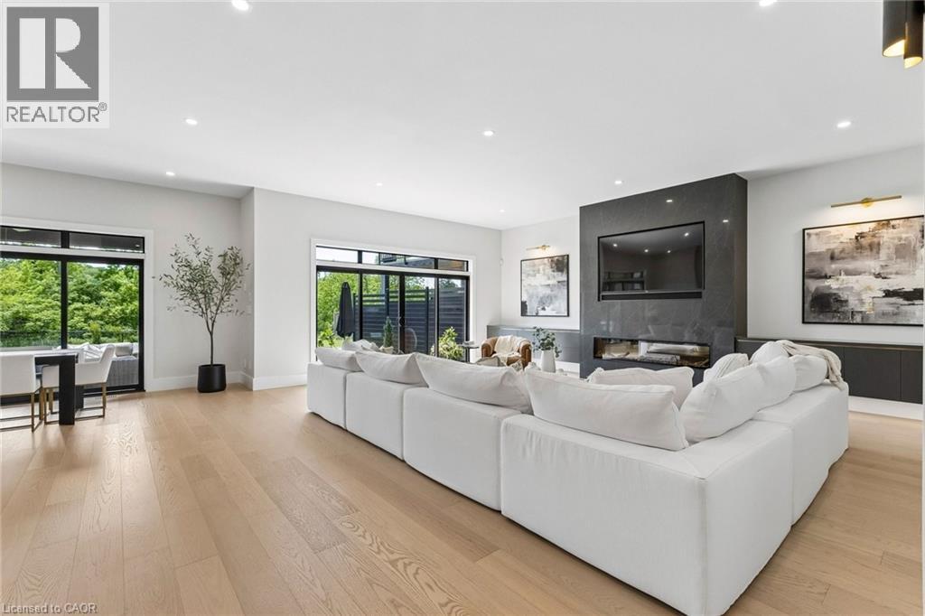 95 PONDCLIFFE Drive thumbnail 9