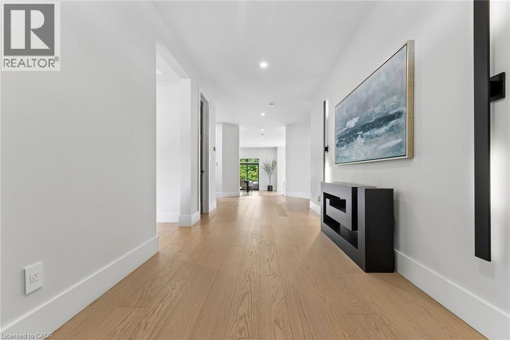 95 PONDCLIFFE Drive thumbnail 12
