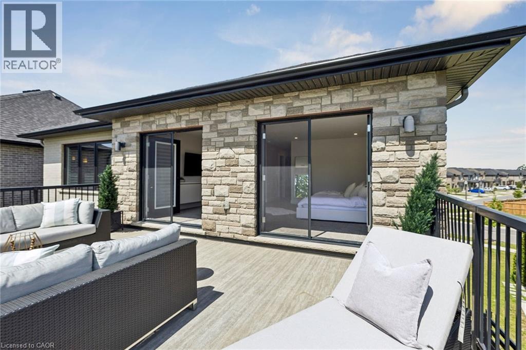 95 PONDCLIFFE Drive thumbnail 33