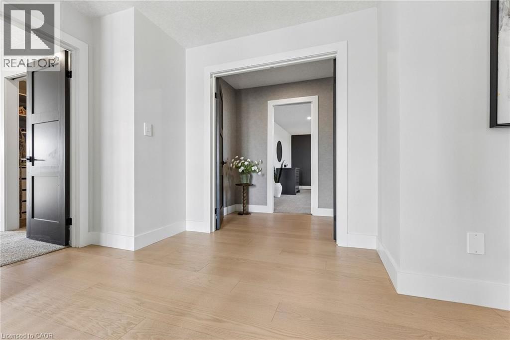 95 PONDCLIFFE Drive thumbnail 22