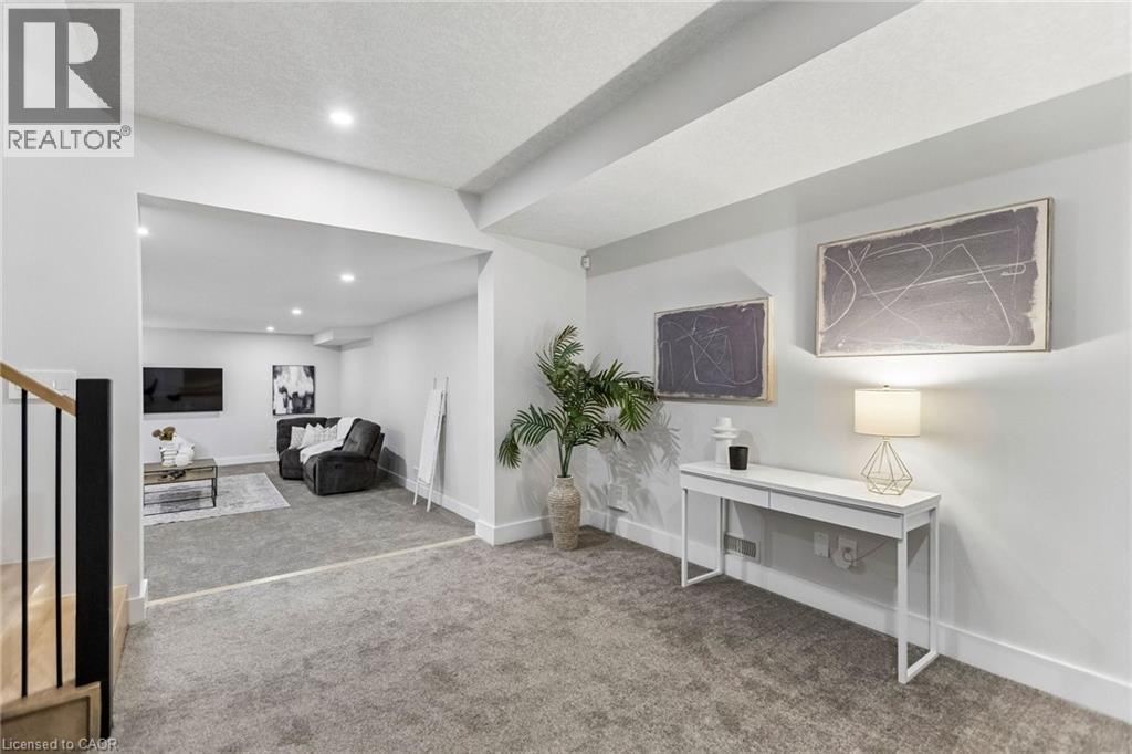 95 PONDCLIFFE Drive thumbnail 43