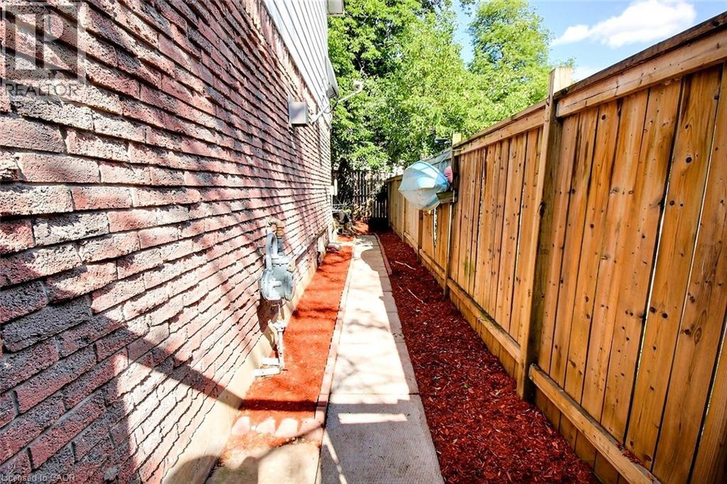 541 PARKVIEW Crescent thumbnail 16