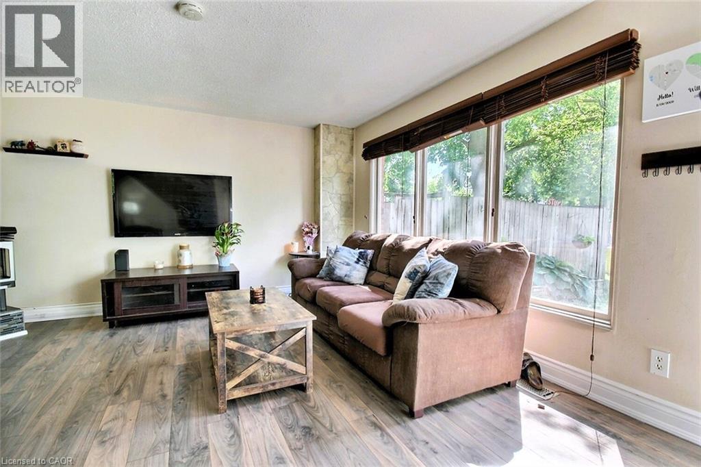 541 PARKVIEW Crescent thumbnail 4