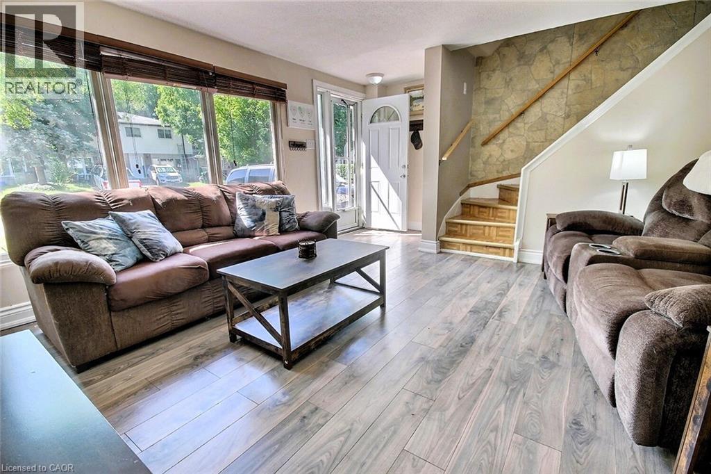 541 PARKVIEW Crescent thumbnail 5