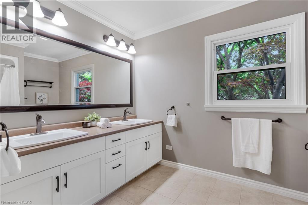 203 FORSYTH Drive thumbnail 35
