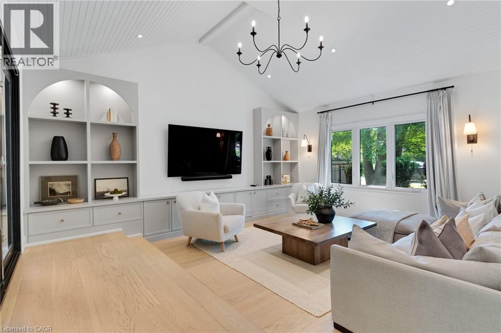 203 FORSYTH Drive thumbnail 4