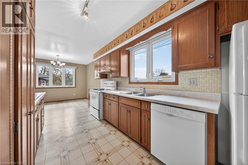 497 VICTORIA Street S thumbnail 10