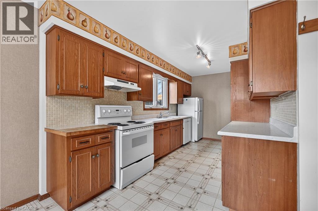 497 VICTORIA Street S thumbnail 14