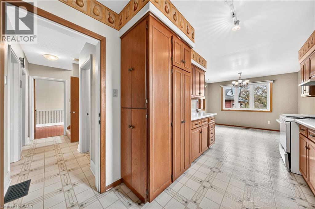 497 VICTORIA Street S thumbnail 15