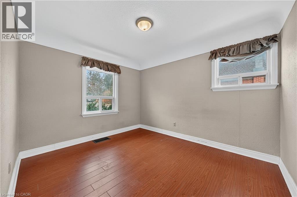 497 VICTORIA Street S thumbnail 18