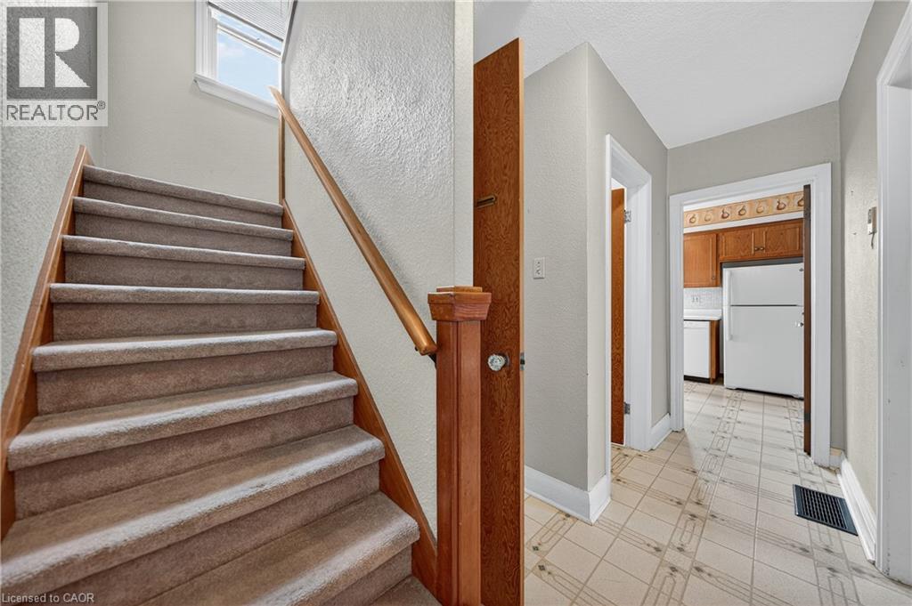 497 VICTORIA Street S thumbnail 20