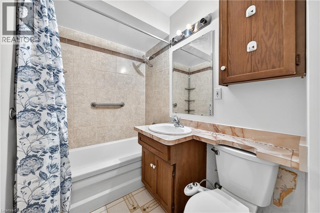 497 VICTORIA Street S thumbnail 21
