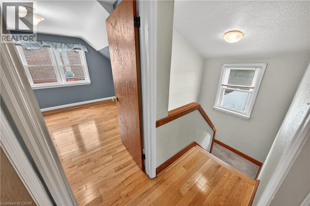 497 VICTORIA Street S thumbnail 22
