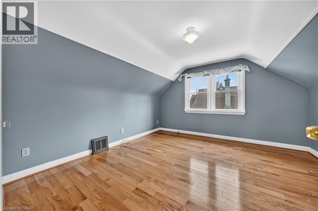 497 VICTORIA Street S thumbnail 23