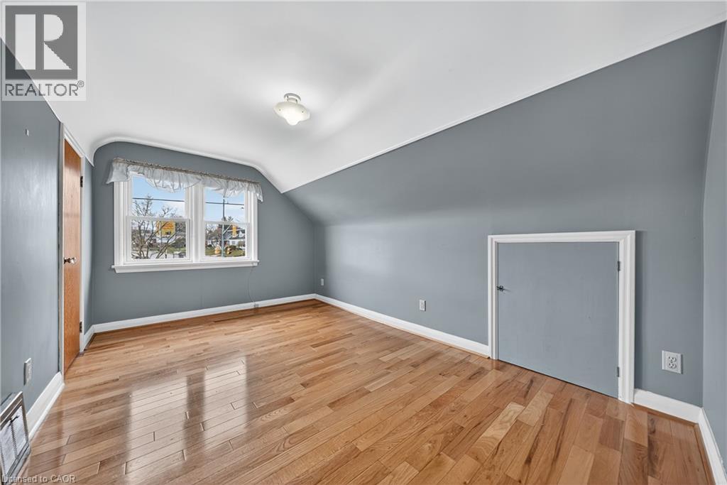 497 VICTORIA Street S thumbnail 26