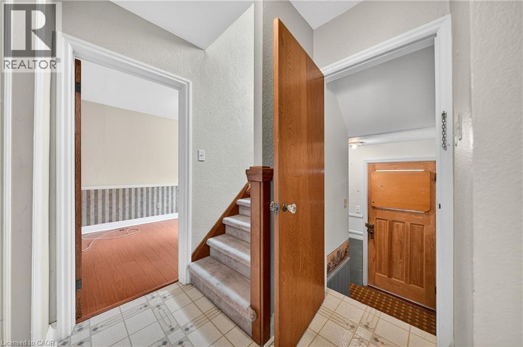 497 VICTORIA Street S thumbnail 27