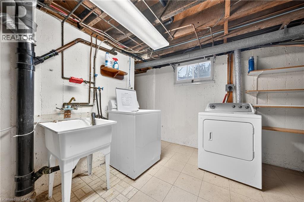 497 VICTORIA Street S thumbnail 35