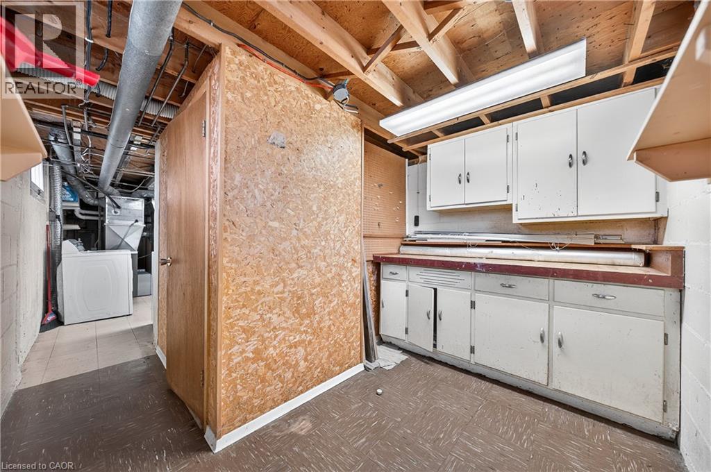 497 VICTORIA Street S thumbnail 37
