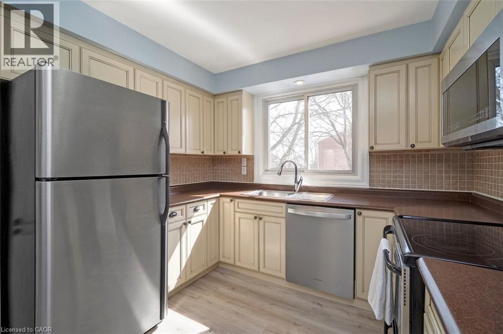 121 MORGAN Avenue Unit# 7 thumbnail 4