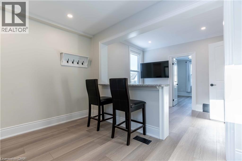 66 QUEEN Street W thumbnail 12