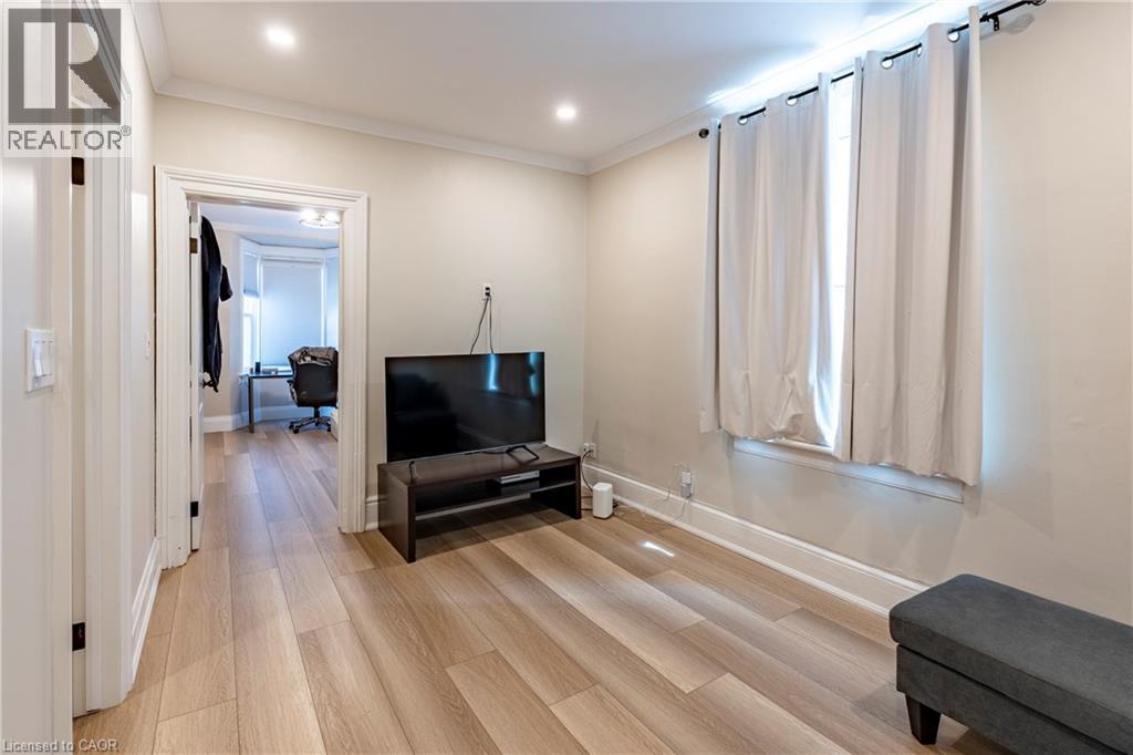 66 QUEEN Street W thumbnail 38