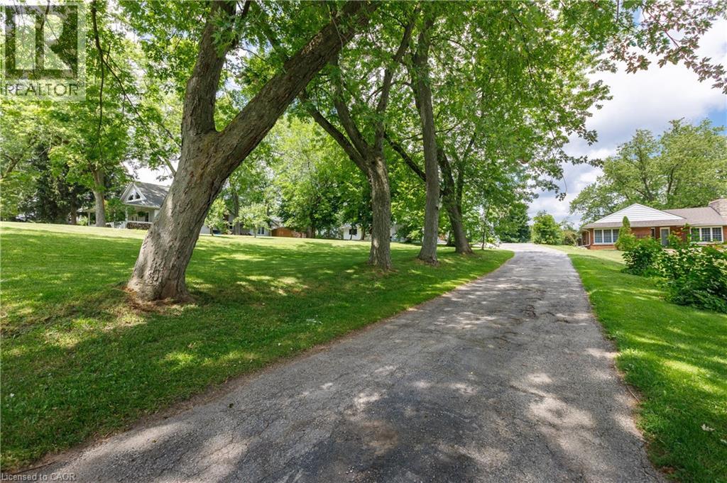 176 RIVERBANK Drive thumbnail 3