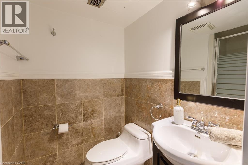 176 RIVERBANK Drive thumbnail 35