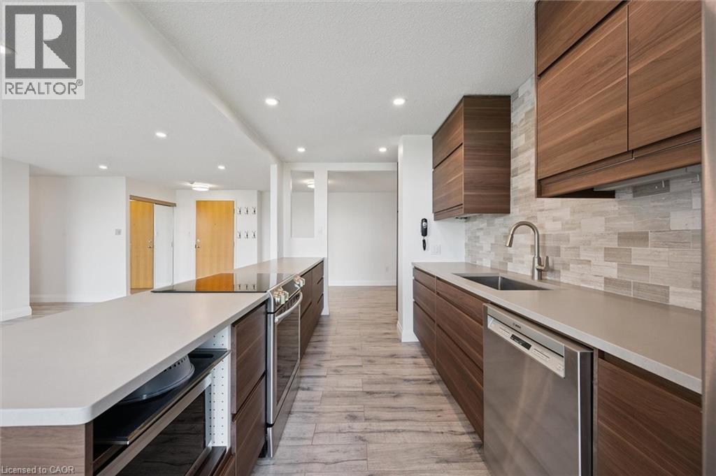 55 BLUE SPRINGS Drive Unit# 706 thumbnail 4