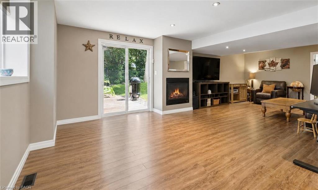 196 MAPLE BUSH Drive thumbnail 20