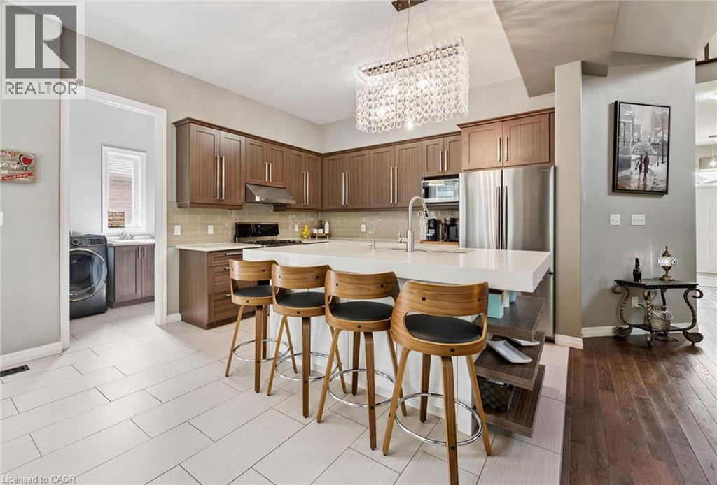 196 MAPLE BUSH Drive thumbnail 4