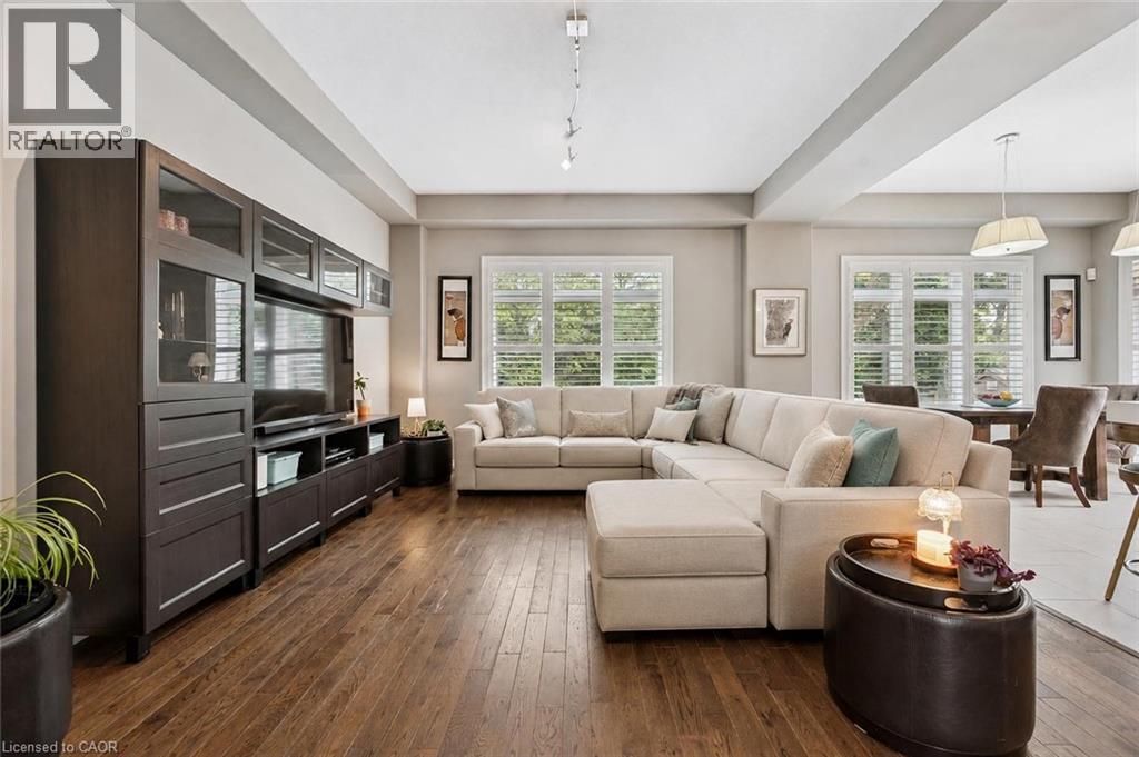 196 MAPLE BUSH Drive thumbnail 9