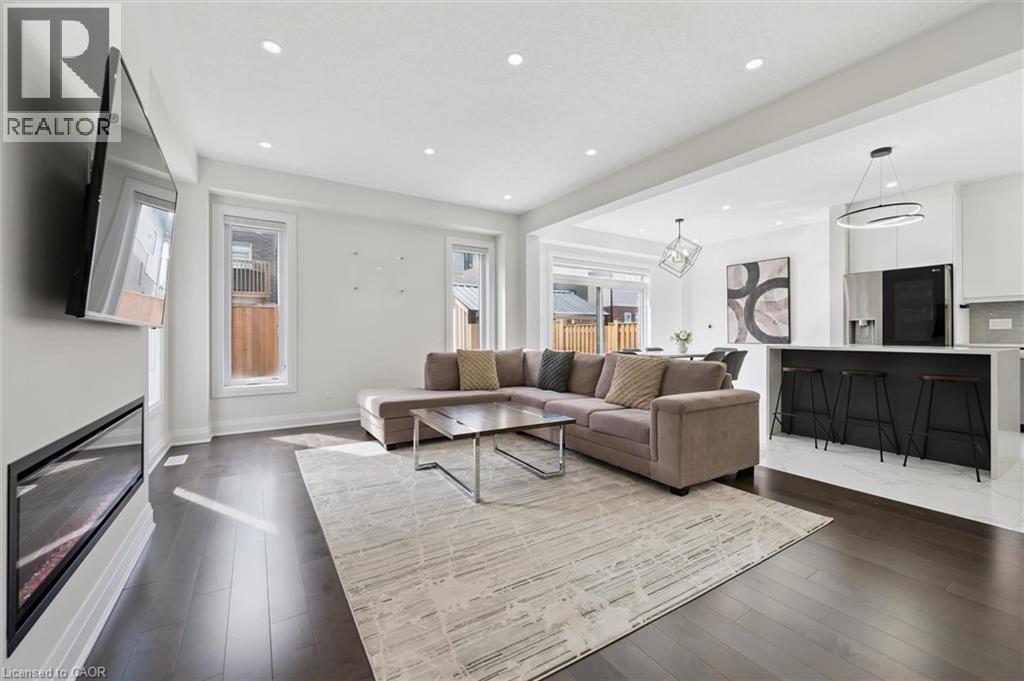 552 NATHALIE Crescent thumbnail 14