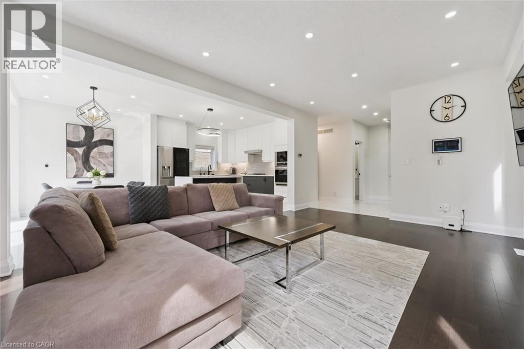 552 NATHALIE Crescent thumbnail 13