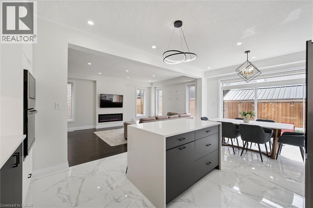 552 NATHALIE Crescent thumbnail 18