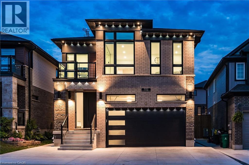 552 NATHALIE Crescent thumbnail 3